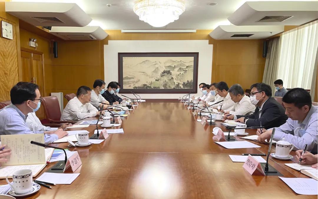 8D58158364D095D29756AB003F9_5E66B14D_19C80.jpg?e=